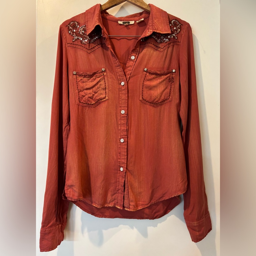 Miss Me gorgeous embellished button up western style blouse size S great shape!